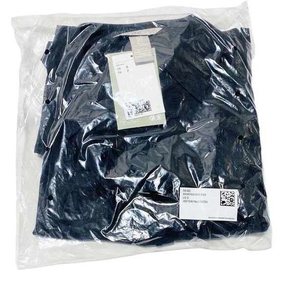 NEW H&M Black V-Neck Blouse - Picture 6 of 7